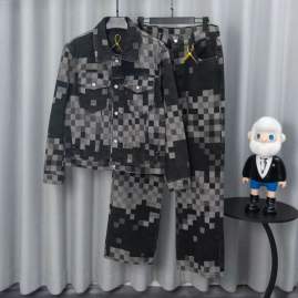 Picture of LV Sweater Suits _SKULVsz46-52sz30-36tltx0141249